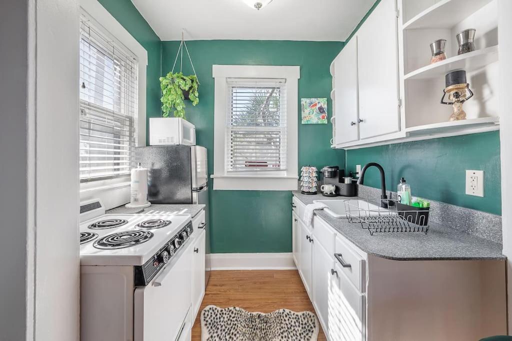 Jungle Themed Apt. Close To Coffee, Food + Shops! Tampa Exteriér fotografie