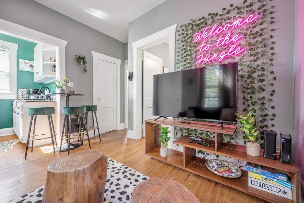 Jungle Themed Apt. Close To Coffee, Food + Shops! Tampa Exteriér fotografie